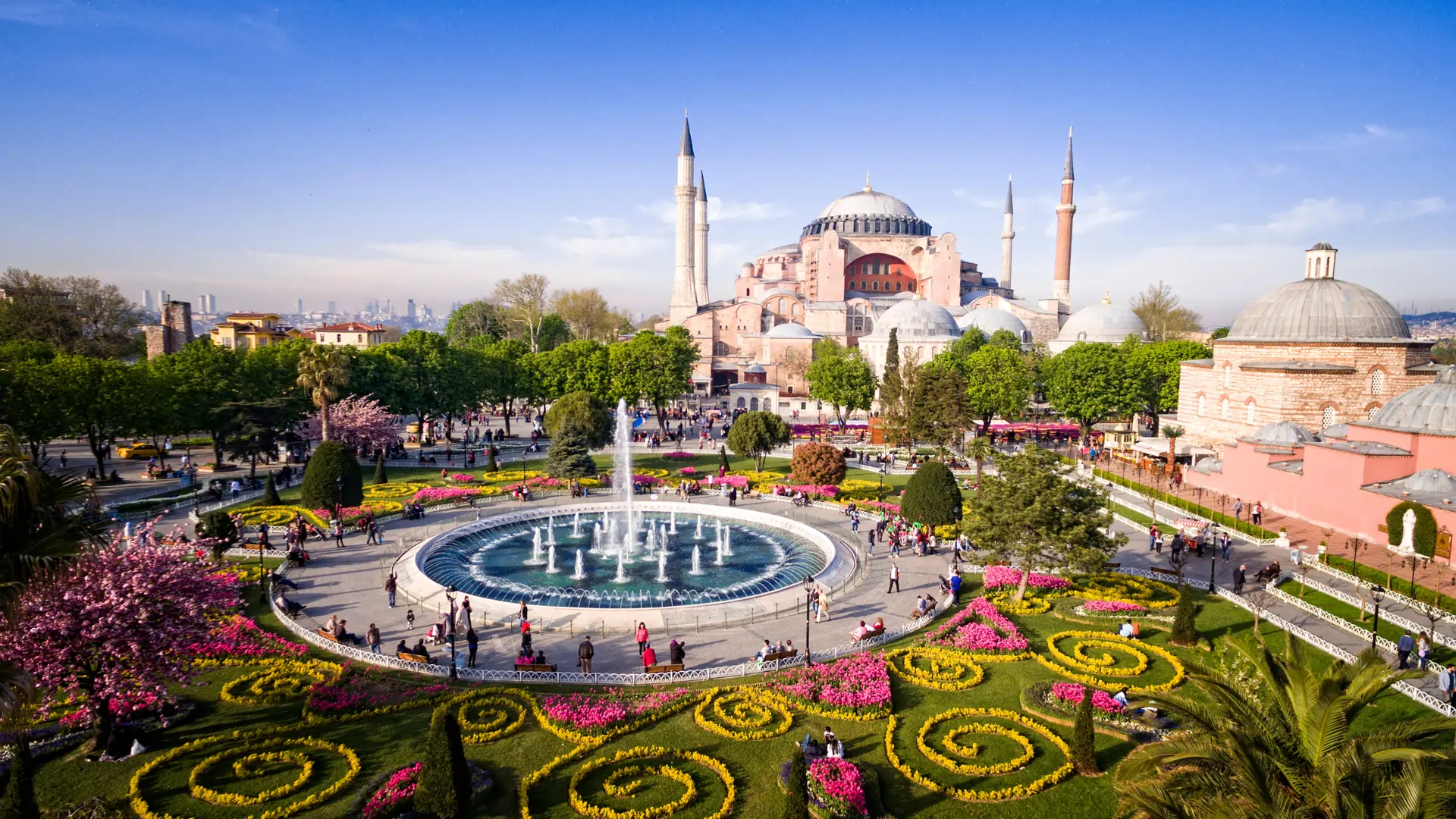 Istanbul Green Spaces: Parks and Gardens for Relaxation